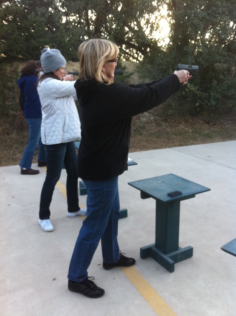 2010/12(Dec)/Handgun Course/800x600_2010-12-12-02 Handgun Course.jpg
